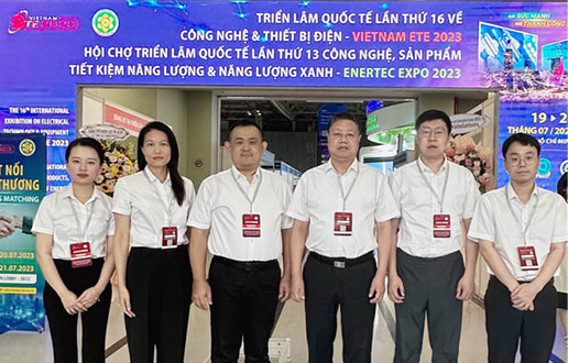 海阔天高 ，，，，，，，“颐越”千里